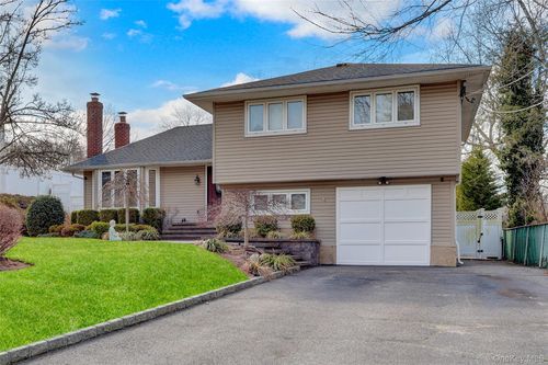 34 Hunter Pl, Smithtown, NY, 11787-3014 | Card Image
