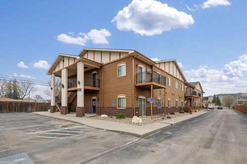 1632 Evergreen Dr, Rapid City, SD, 57702-3511 | Card Image