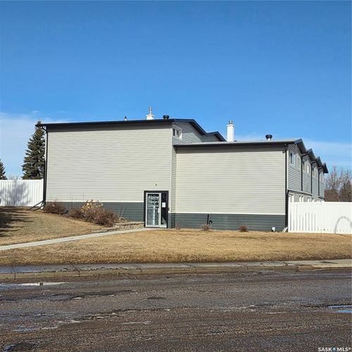 17-1292 Gordon Rd, Moose Jaw, SK, S6H3E5 | Card Image