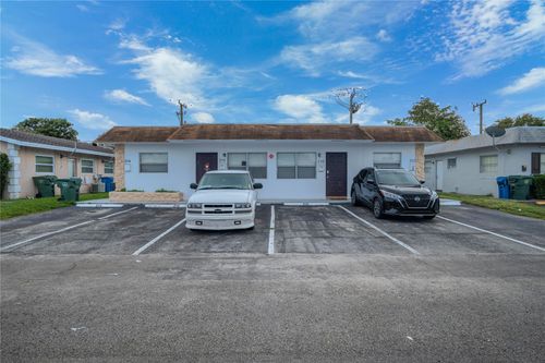 210 Ne 40th St, Oakland Park, FL, 33334 | Card Image