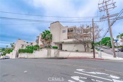 38 - E 19th Street, Condo with 1 bedrooms, 1 bathrooms and 2 parking in Signal Hill CA | Image 2