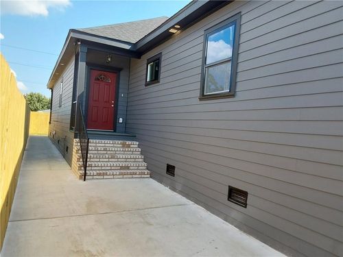 3711 Tournefort St, Chalmette, LA, 70043-1308 | Card Image