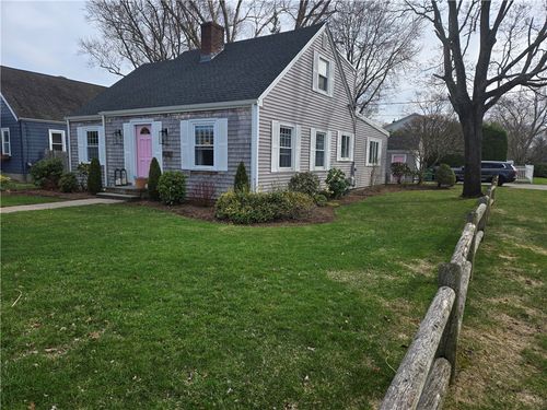 154 Chapmans Ave, Warwick, RI, 02886-3016 | Card Image