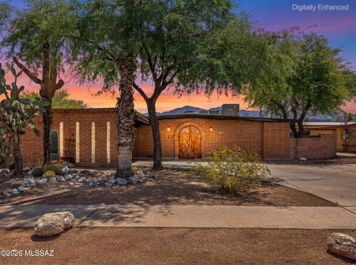633 S Desert Steppes Dr, Tucson, AZ, 85710-5940 | Card Image