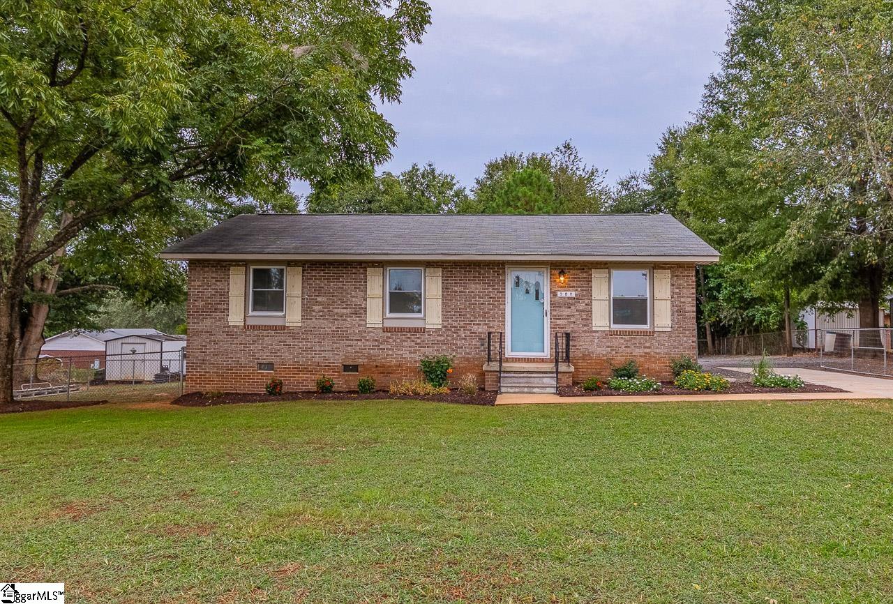 Pinedale Rd, Anderson, SC 29626