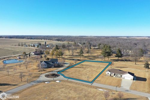 1711-12 Golf Course Boulevard, Independence, IA, 50644 | Card Image