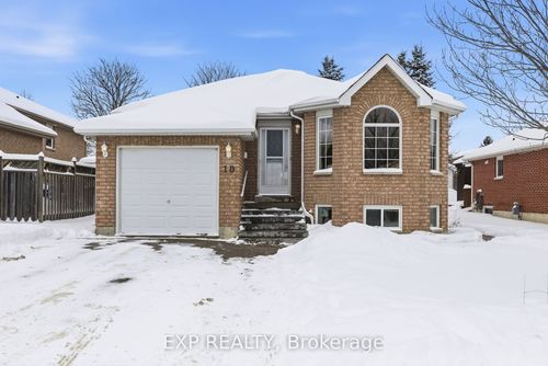 10 Mcgibbon Blvd, Lindsay, ON, K9V6G3 | Card Image