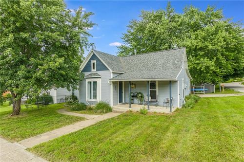 307 Liberty Rd, Smithville, MO, 64089-8913 | Card Image