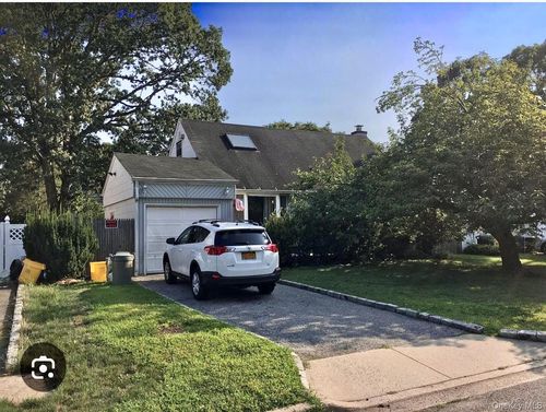260 Toronto Ave, Massapequa, NY, 11758-4037 | Card Image