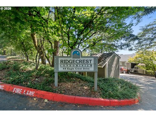 19-44 Eagle Crest Dr, Lake Oswego, OR, 97035-1105 | Card Image
