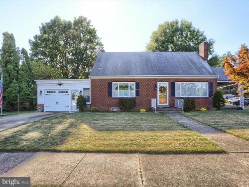 900 31st St, Camp Hill, PA, 17011-5808 | Card Image