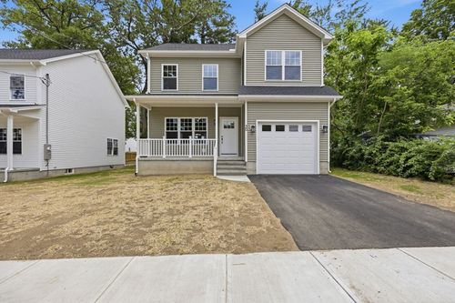 30 Goldenrod St, Springfield, MA, 01109-2919 | Card Image