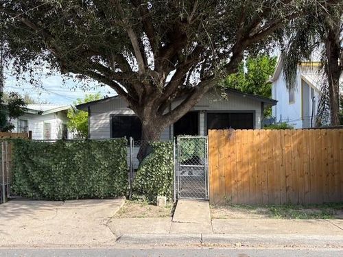 113 E Martinez St, Pharr, TX, 78577-1842 | Card Image