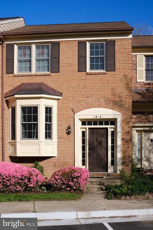 3816 Usher Ct, Alexandria, VA, 22304-6330 | Card Image