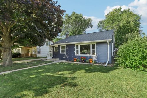 1009 7th Ave, Grafton, WI, 53024-1809 | Card Image