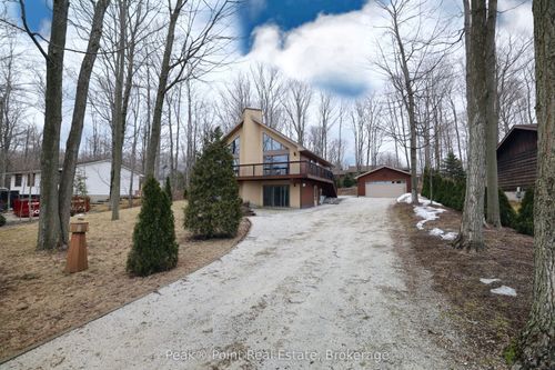 9 Carson Lake Cres, Sauble Beach, ON, N0H2G0 | Card Image