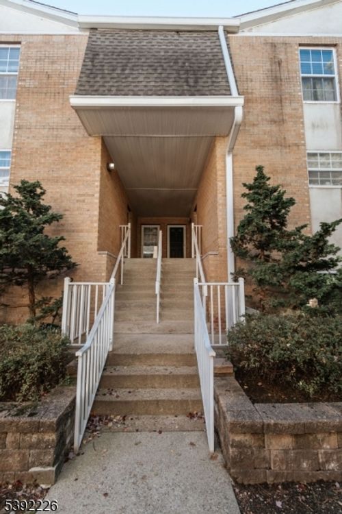 143 Vista Dr, Cedar Knolls, NJ, 07927-2024 | Card Image