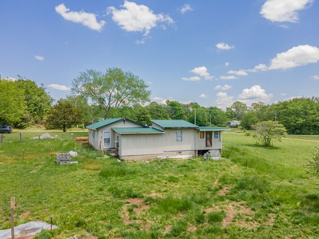 2724 She Boss Rd, House other with 2 bedrooms, 2 bathrooms and 4 parking in Duck River TN | Image 38