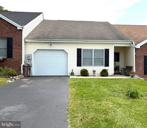 2556 Echo Springs Rd, CHAMBERSBURG, PA, 17202-8082 | Card Image