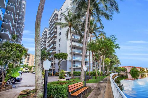 ts-11-5091 Nw 7th St, Miami, FL, 33126-3682 | Card Image