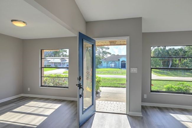 123 Friar Ct, House other with 3 bedrooms, 2 bathrooms and null parking in SEBASTIAN FL | Image 6