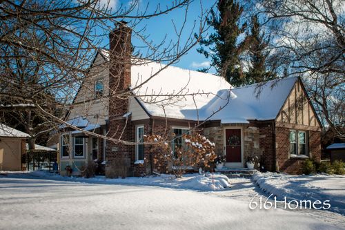 2450 Oakwood Ave Ne, Grand Rapids, MI, 49505-4002 | Card Image