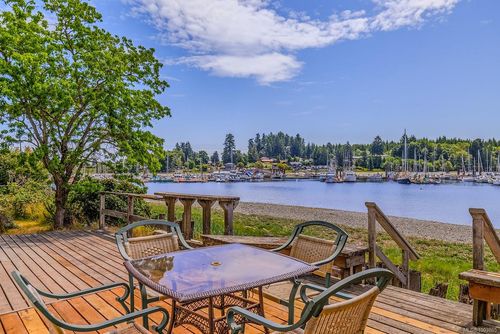 5492 Deep Bay Dr, Bowser, BC, V0R1G0 | Card Image