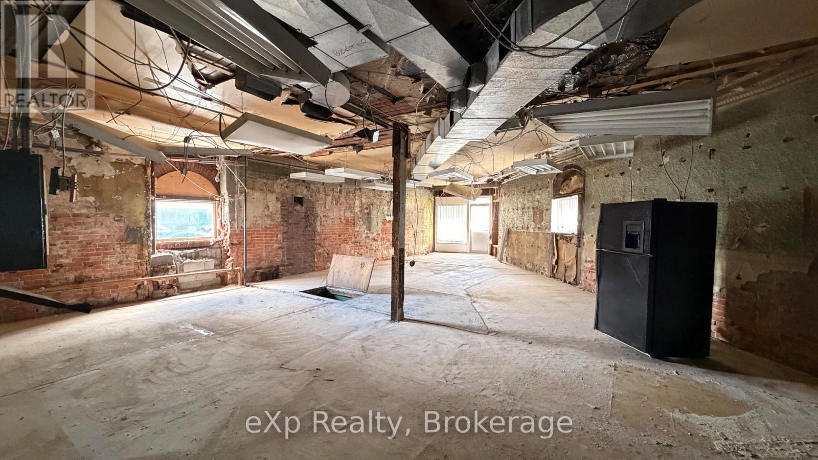 Commercial Lease in Quinte West (Trenton Ward) 5
