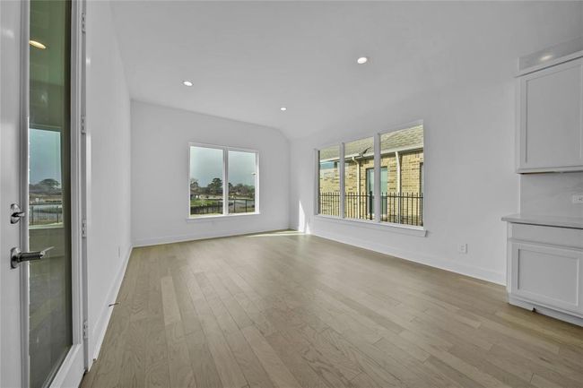 Dining room overlooking the pool/apa | Image 21