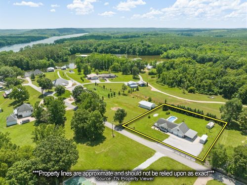 198 Yarbro Harbor Dr, Decaturville, TN, 38329-5417 | Card Image