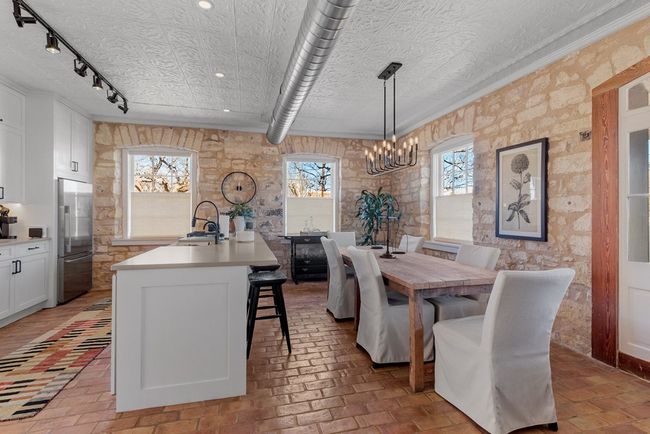 125 W San Antonio St, Home with 2 bedrooms, 3 bathrooms and 2 parking in Fredericksburg TX | Image 26