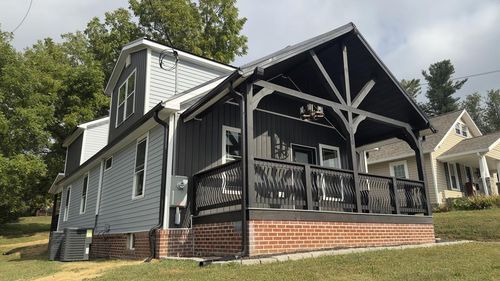 230 W Stuart Dr, Hillsville, VA, 24343-1523 | Card Image