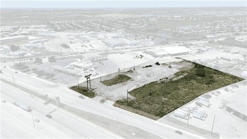 8755 Interstate 10 E, Converse, TX, 78109-5125 | Card Image