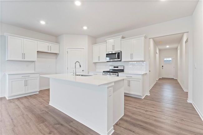 2204 Creek View Ln, House other with 4 bedrooms, 3 bathrooms and null parking in Raymore MO | Image 5