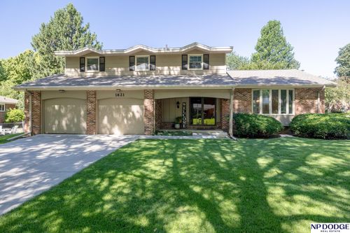 1621 Broadmoore Dr, Lincoln, NE, 68506-1558 | Card Image