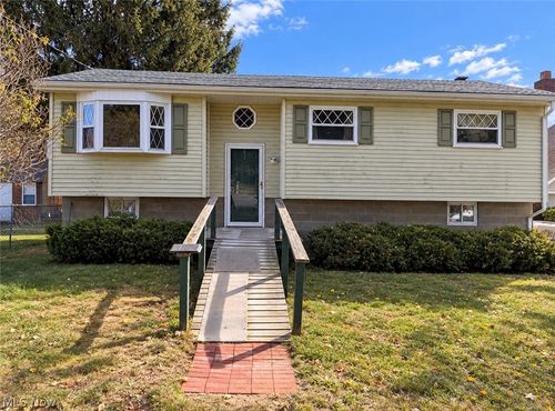 317 Arch St, Follansbee, WV, 26037-1807 | Card Image