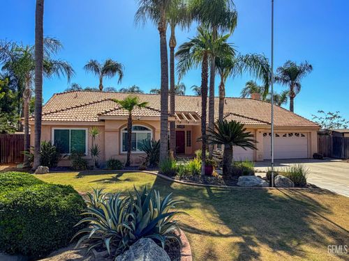 808 Quintana Dr, Bakersfield, CA, 93314-4710 | Card Image