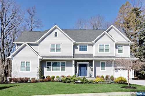 5 Colebrook Dr, Park Ridge, NJ, 07656-1007 | Card Image