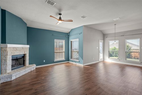 2813 Beutel Rd, Lorena, TX, 76655-3866 | Card Image