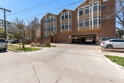 apt-303-2802 Nueces St, Austin, TX, 78705-3733 | Card Image