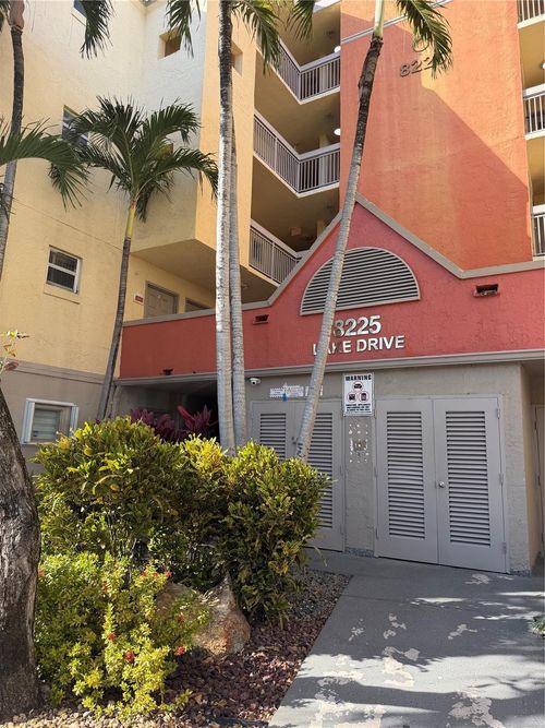 205-8225 Lake Dr, Doral, FL, 33166-7816 | Card Image