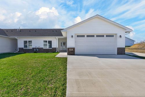 6-455 Autumn Ln, Cedar Falls, IA, 50613-2393 | Card Image