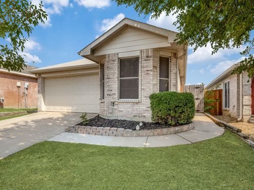 1009 Savage Dr, Denton, TX, 76207-8145 | Card Image