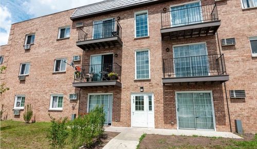 apt-143-143 W Elk Trl, Carol Stream, IL, 60188-9326 | Card Image