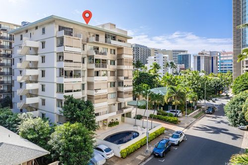 203-411 Kaiolu St, Honolulu, HI, 96815-2224 | Card Image