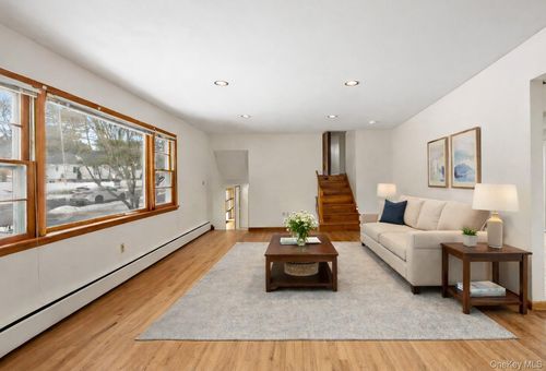 3 Anchor Rd, Spring Valley, NY, 10977-1722 | Card Image