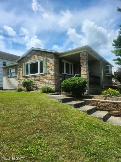 189 Center St, Struthers, OH, 44471-2110 | Card Image