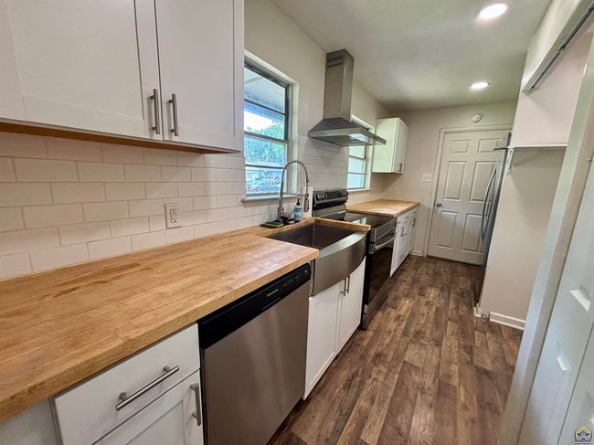 4301 Sw 23 Rd St, House other with 2 bedrooms, 1 bathrooms and null parking in Topeka KS | Image 4