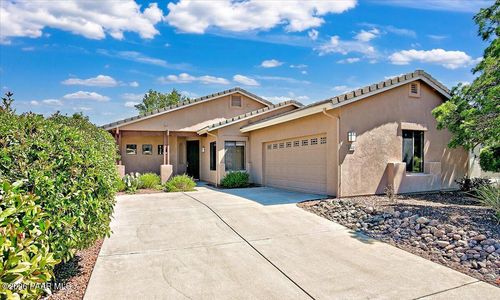 1042 Louie St, Prescott, AZ, 86301-7635 | Card Image