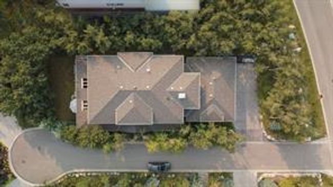 34 Posthill Dr Sw, House detached with 6 bedrooms, 3 bathrooms and 7 parking in Calgary AB | Image 47